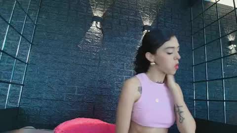 Snapshot of vaiolett_smith chatting on February 28, 5:26 pm V A I O L E T T  S M I T H online show from February 28, 5:26 pm