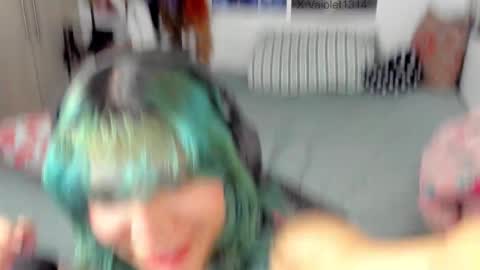 Vaiolet1314 online show from December 14, 11:22 pm