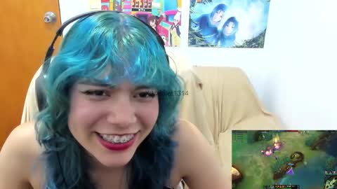 Snapshot of vaioletuwu chatting on October 1, 3:38 am Vaiolet1314 online show from October 1, 3:38 am