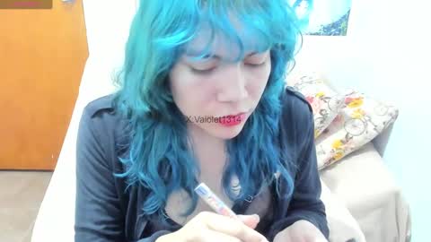 Snapshot of vaioletuwu chatting on October 8, 1:46 am Vaiolet1314 online show from October 8, 1:46 am