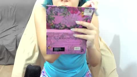 Snapshot of vaioletuwu chatting on September 28, 6:11 am Vaiolet1314 online show from September 28, 6:11 am