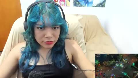 Snapshot of vaioletuwu chatting on October 3, 3:59 am Vaiolet1314 online show from October 3, 3:59 am