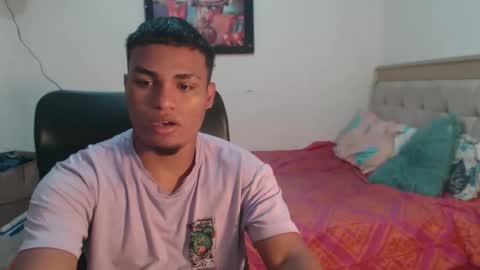 Snapshot of val_sex02 chatting on October 27, 12:49 pm val_sex02 online show from October 27, 12:49 pm