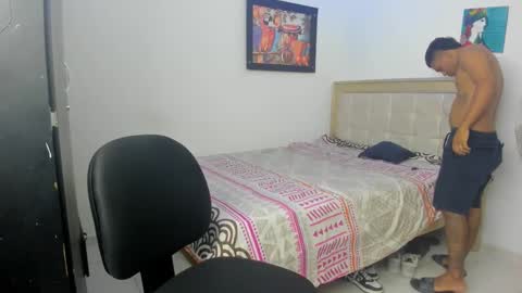 Snapshot of val_sex02 chatting on January 27, 12:37 pm val_sex02 online show from January 27, 12:37 pm