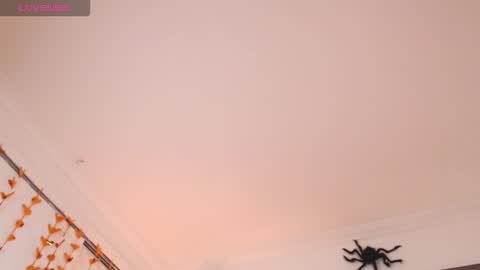 Snapshot of valen_ross_ chatting on October 9, 9:31 pm valentina Rossi 3 online show from October 9, 9:31 pm