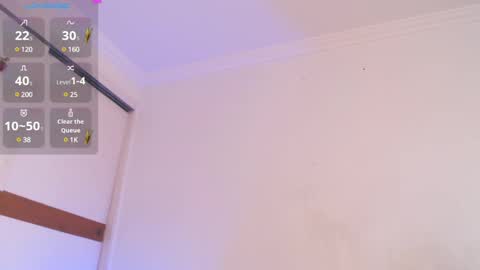 Snapshot of valen_ross_ chatting on February 19, 12:11 pm valentina Rossi 3 online show from February 19, 12:11 pm