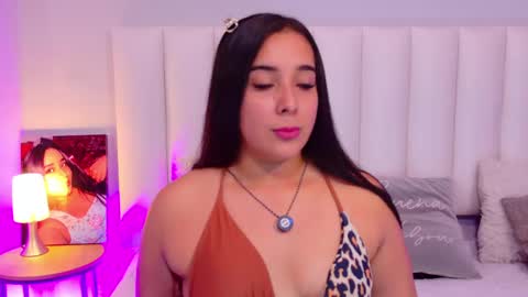 Valen Scott online show from June 1, 1:45 pm