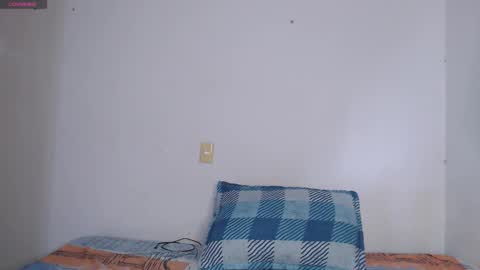 IG-valen mendoza99  twitter valenthompson99 online show from March 9, 9:08 pm