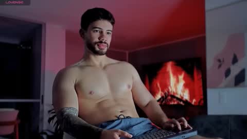 valenthinoking online show from December 21, 5:25 am