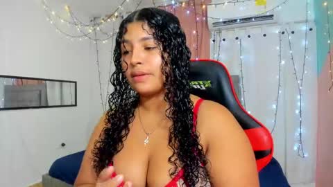 Snapshot of valentina_0_ chatting on February 6, 3:48 am Valentina online show from February 6, 3:48 am