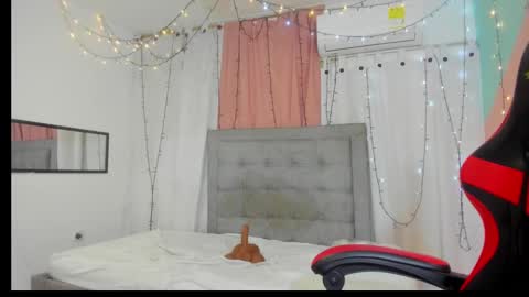 Snapshot of valentina_0_ chatting on March 10, 9:34 am Valentina online show from March 10, 9:34 am