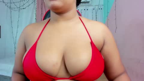 Snapshot of valentina_0_ chatting on September 21, 3:43 am Valentina online show from September 21, 3:43 am