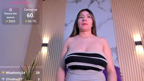 Snapshot of valentina_lux1 chatting on February 20, 9:11 am Valentina online show from February 20, 9:11 am