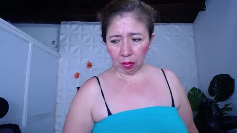 Snapshot of valentina_mature chatting on October 3, 1:48 am Valentina online show from October 3, 1:48 am