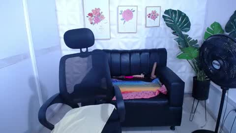 Snapshot of valentina_mature chatting on September 29, 1:15 am Valentina online show from September 29, 1:15 am