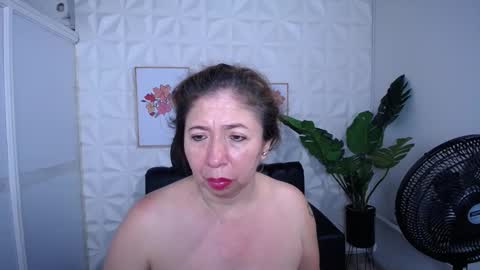 Valentina  online show from November 11, 11:51 pm