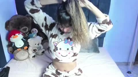 valentinaklean1 online show from February 27, 5:44 am