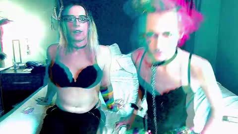 Tina Bates online show from December 26, 2:16 pm