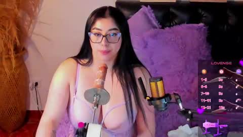 Mia online show from June 23, 11:55 pm