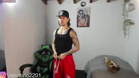 valentino online show from February 5, 4:27 am