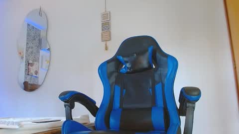 Mistery Guy online show from November 25, 7:45 pm