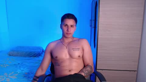 VALENTINO online show from October 27, 11:16 pm