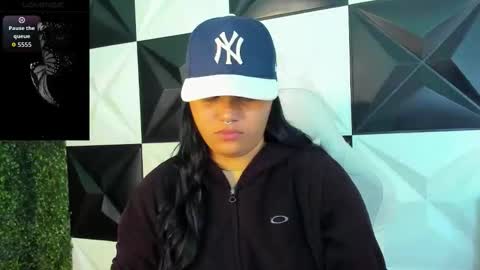 valeri_harpers4 online show from March 6, 4:00 am