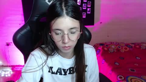 Snapshot of valeria_mendozza chatting on March 12, 4:30 am online show from March 12, 4:30 am