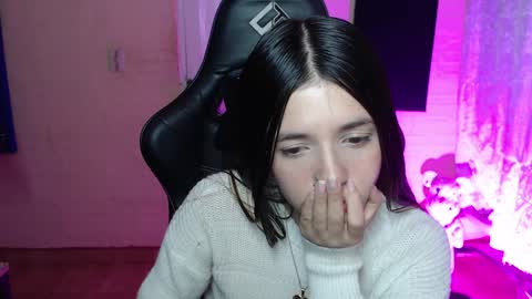 Snapshot of valeria_mendozza chatting on February 6, 4:53 am online show from February 6, 4:53 am