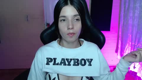 Snapshot of valeria_mendozza chatting on February 14, 8:31 am online show from February 14, 8:31 am