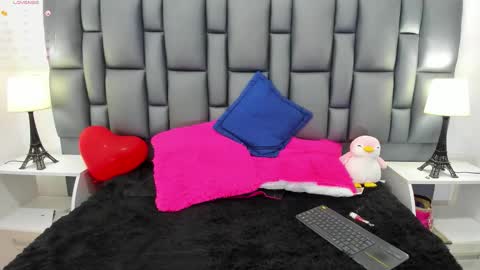 Snapshot of valeriasweet13 chatting on September 20, 4:32 pm Valeria online show from September 20, 4:32 pm
