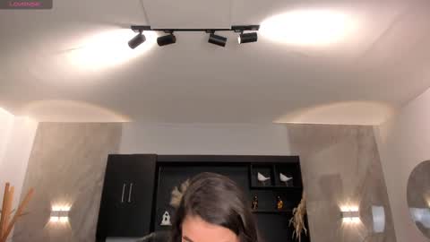 Snapshot of valeriavelvet chatting on March 6, 11:47 am Vale online show from March 6, 11:47 am