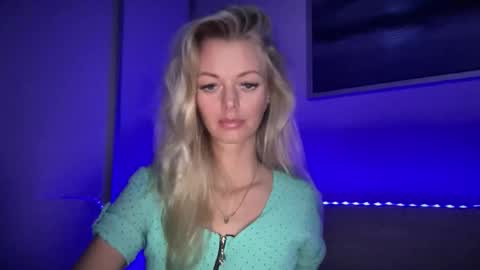 Valerie  online show from October 13, 8:44 pm