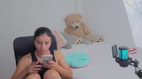 Juli C online show from April 1, 2:12 am