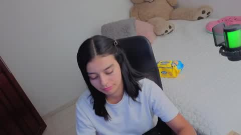 valerihouse_ online show from June 20, 2:18 am