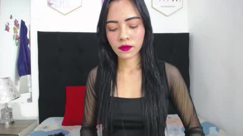 Snapshot of valerythompsonper chatting on October 29, 11:12 am valery online show from October 29, 11:12 am