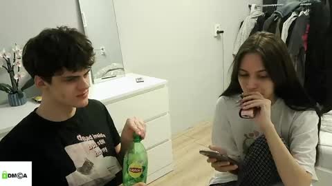 valesios online show from April 21, 7:43 pm