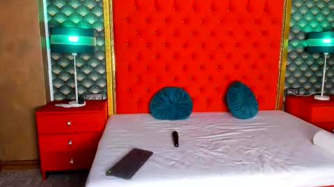 Valerie Val V online show from October 19, 12:10 pm