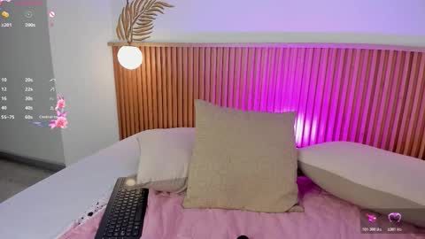 valleriie_ online show from November 19, 3:33 pm