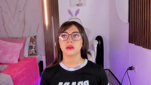 Vallolet Peach  online show from September 27, 11:52 am