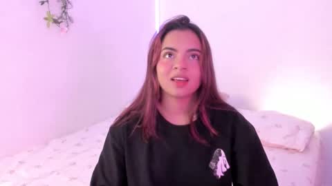 valy_shyness online show from November 18, 1:52 am