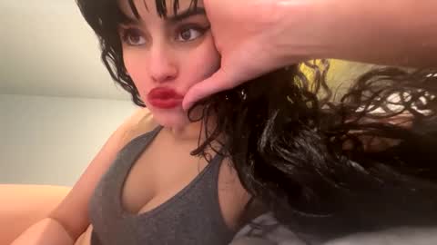 vampgatita online show from December 15, 1:24 am