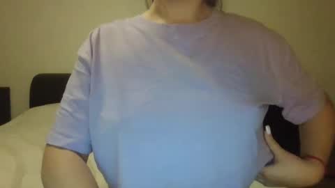 Snapshot of vanesajewel chatting on March 2, 8:40 pm VanesaJewel online show from March 2, 8:40 pm