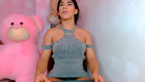 Snapshot of vanessa_brett_1 chatting on December 2, 12:12 am vanessa online show from December 2, 12:12 am