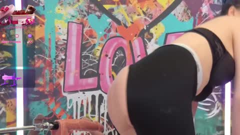 Snapshot of vanessa_love chatting on February 14, 5:03 pm Vanessa online show from February 14, 5:03 pm