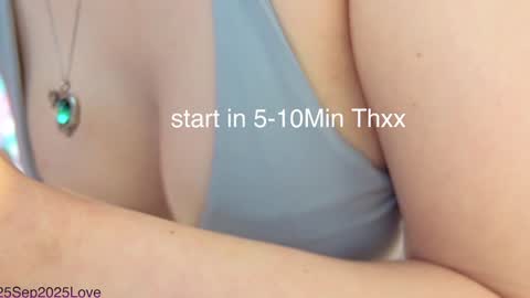 Snapshot of vanessa_love chatting on September 25, 2:35 pm Vanessa online show from September 25, 2:35 pm