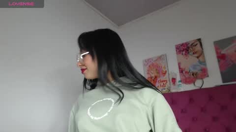 Snapshot of vanessa_lovea chatting on February 26, 4:30 am Vanessa online show from February 26, 4:30 am