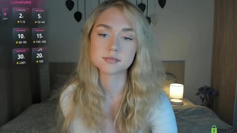 Snapshot of vanessa_maes chatting on September 15, 11:50 pm Vanessa Maes online show from September 15, 11:50 pm