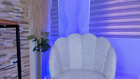 Snapshot of vanessa_novvoa chatting on February 13, 9:06 pm Vanessa Novvoa online show from February 13, 9:06 pm