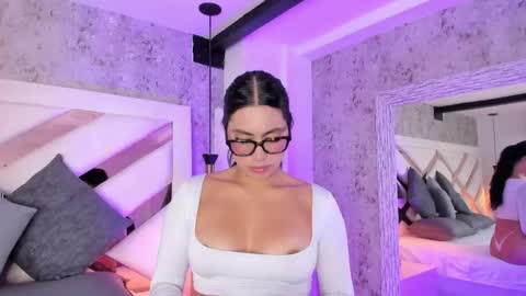Vanessa  online show from May 6, 7:20 pm